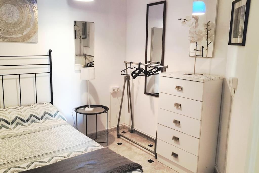 Bonito Apartamento De Dos Dormitorios En El Centro Y Calle San Miguel Torremolinos Eksteriør billede