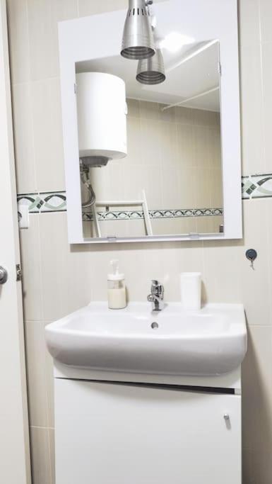 Bonito Apartamento De Dos Dormitorios En El Centro Y Calle San Miguel Torremolinos Eksteriør billede