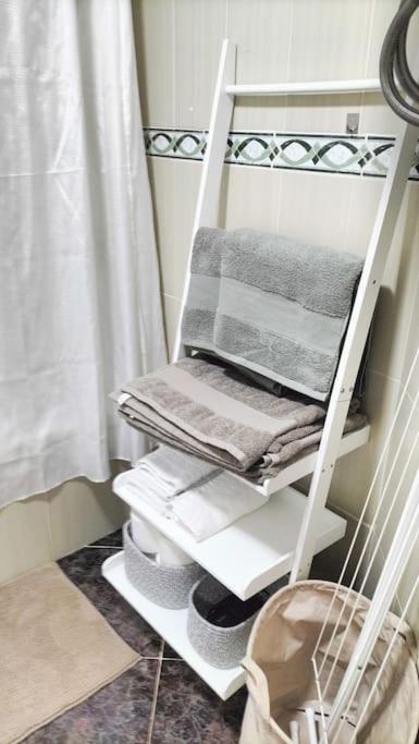 Bonito Apartamento De Dos Dormitorios En El Centro Y Calle San Miguel Torremolinos Eksteriør billede