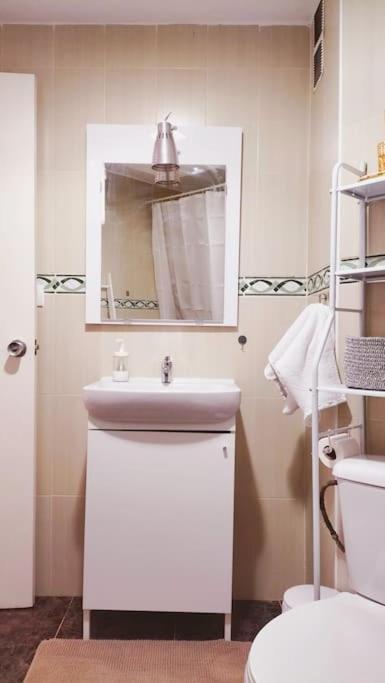 Bonito Apartamento De Dos Dormitorios En El Centro Y Calle San Miguel Torremolinos Eksteriør billede