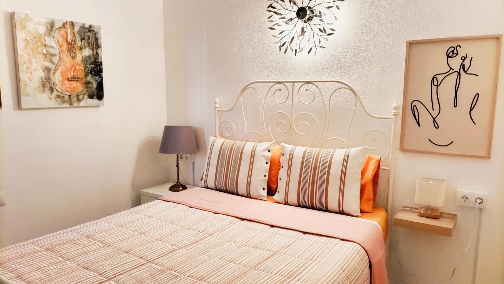 Bonito Apartamento De Dos Dormitorios En El Centro Y Calle San Miguel Torremolinos Eksteriør billede